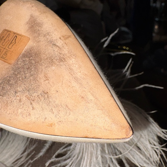 Jimmy Choo Ivory Satin Feather Crystal Heels – Rare & Sold Out | Size 37.5 - Picture 16 of 16